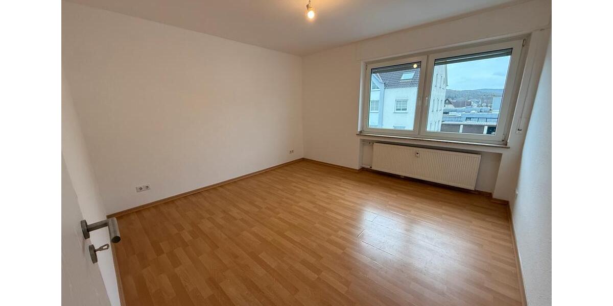 Etagenwohnung Bad Driburg - 4 Zimmer, 140 m&sup2;, 750&euro; | Angebot:26355308