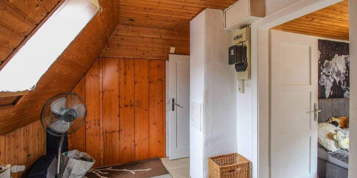 Einfamilienhaus Calw - 7 Zimmer, 329.000&euro; | Angebot:25475974
