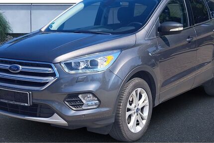 Ford Kuga 57.580 km 16.990 € Mittweida 09648