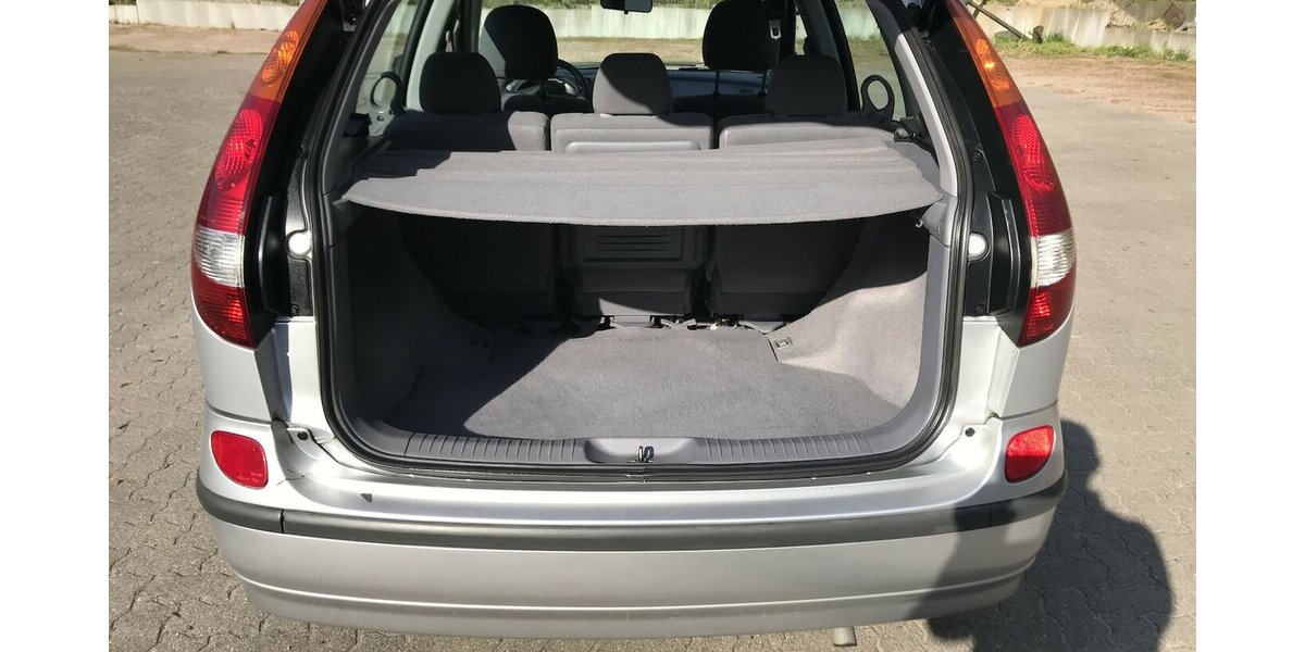 Nissan Almera Tino Luxury für kleines Geld 189.500 km 1.499 &euro; Hamburg 22339