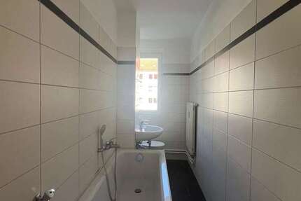 Wohnung zum Mieten in Glauchau 275 € 45.59 m²