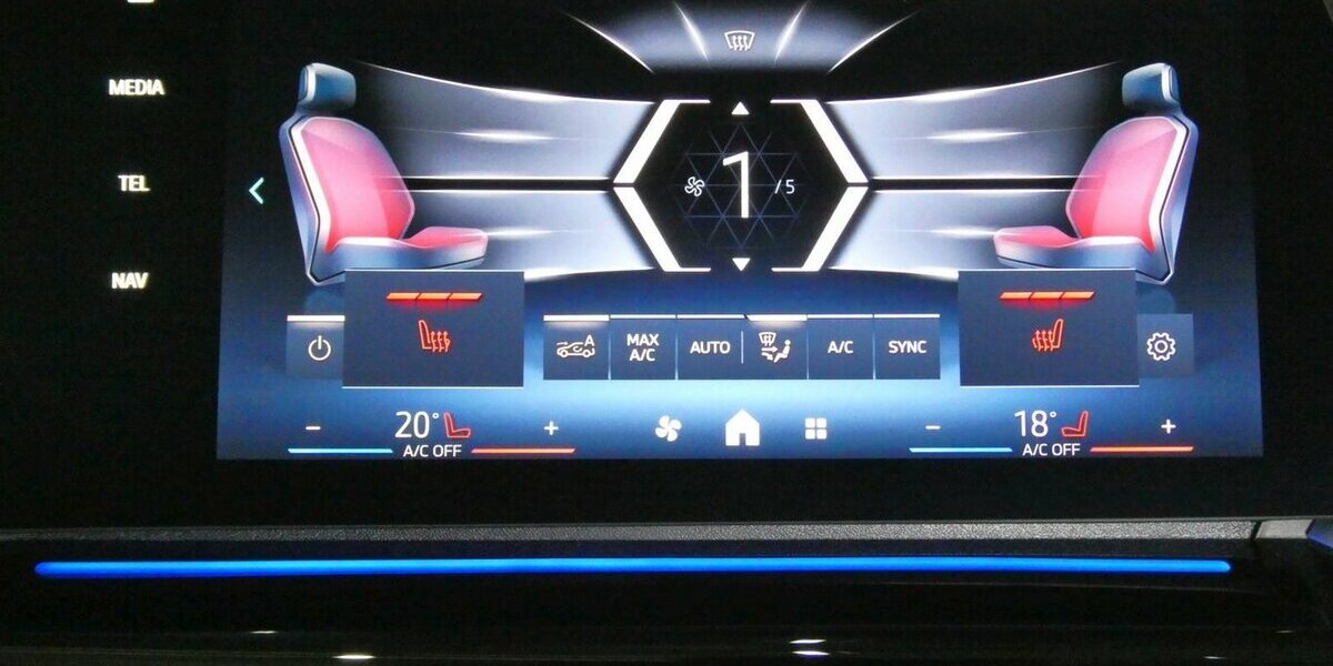 BMW X1 20d xDrive x-Line AHK,360°,HUD,Ledersportsitze 21.200 km 42.590 &euro; Landshut 84030