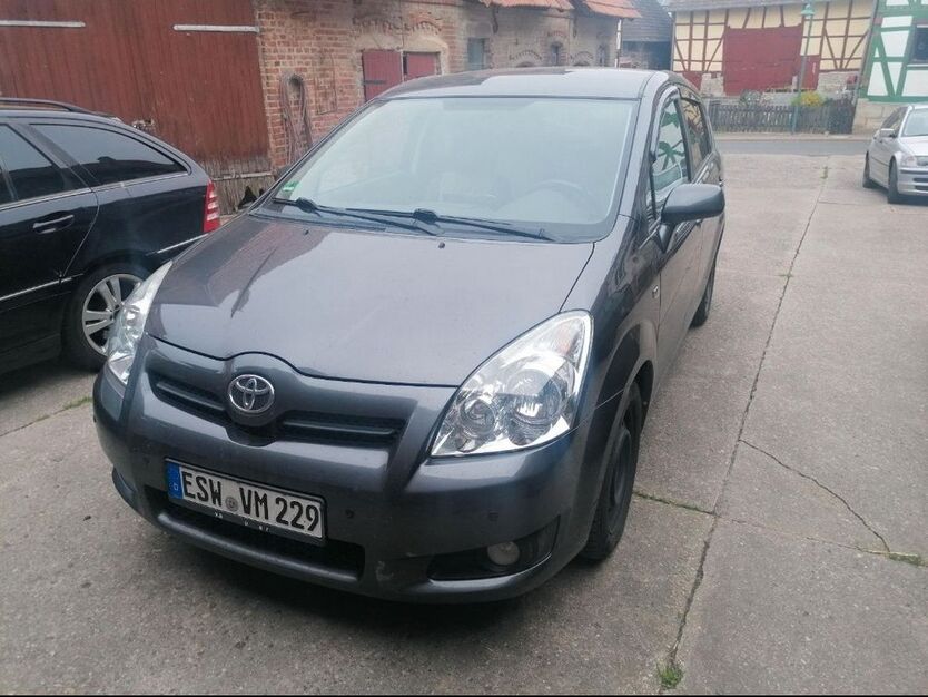 Toyota Corolla Verso 240.000 km 2.800 € Renda 37296