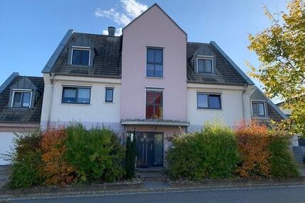 Ideal für 1 bis 2 Personen... moderne, pfiffige StudioWohnung mit Balkon in ruhiger Siedlungslage