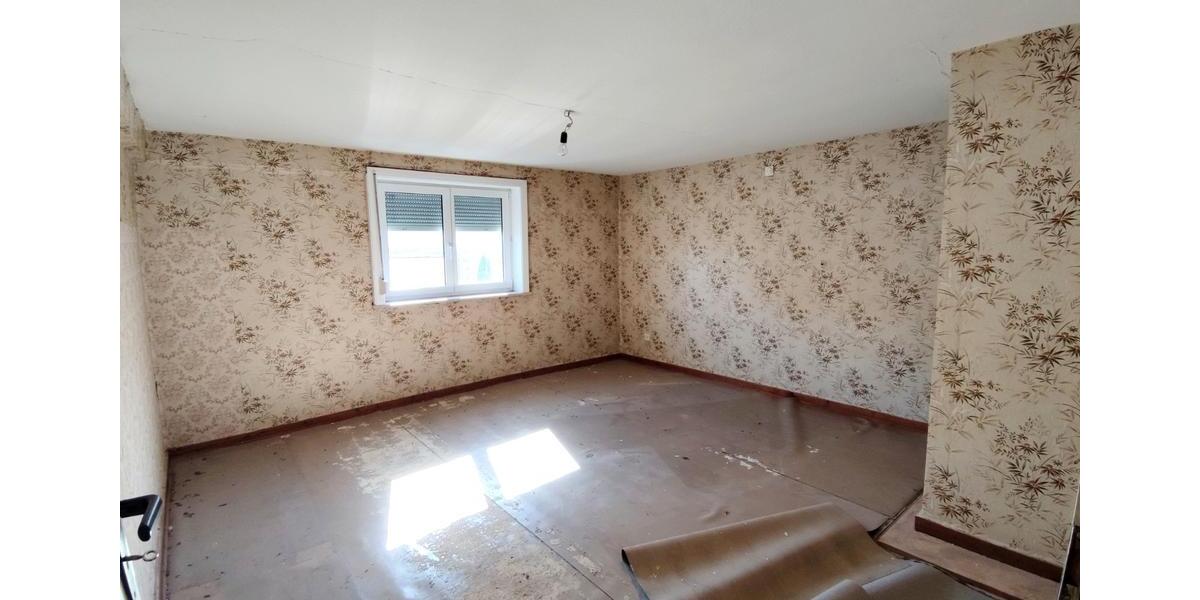 Bauernhaus, Landhaus Eisfeld Heid - 5 Zimmer, 174 m&sup2;, 85.000&euro; | Angebot:26838226