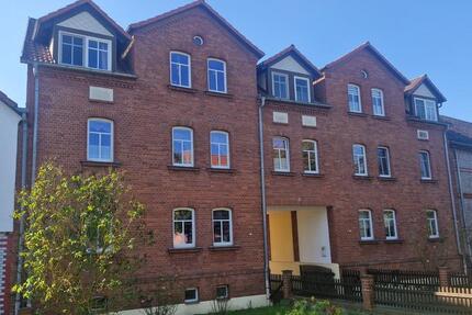 2 Raum Wohnung mit EBK, Carport und Gartennutzung in Unterwellenborn 2 zimmer