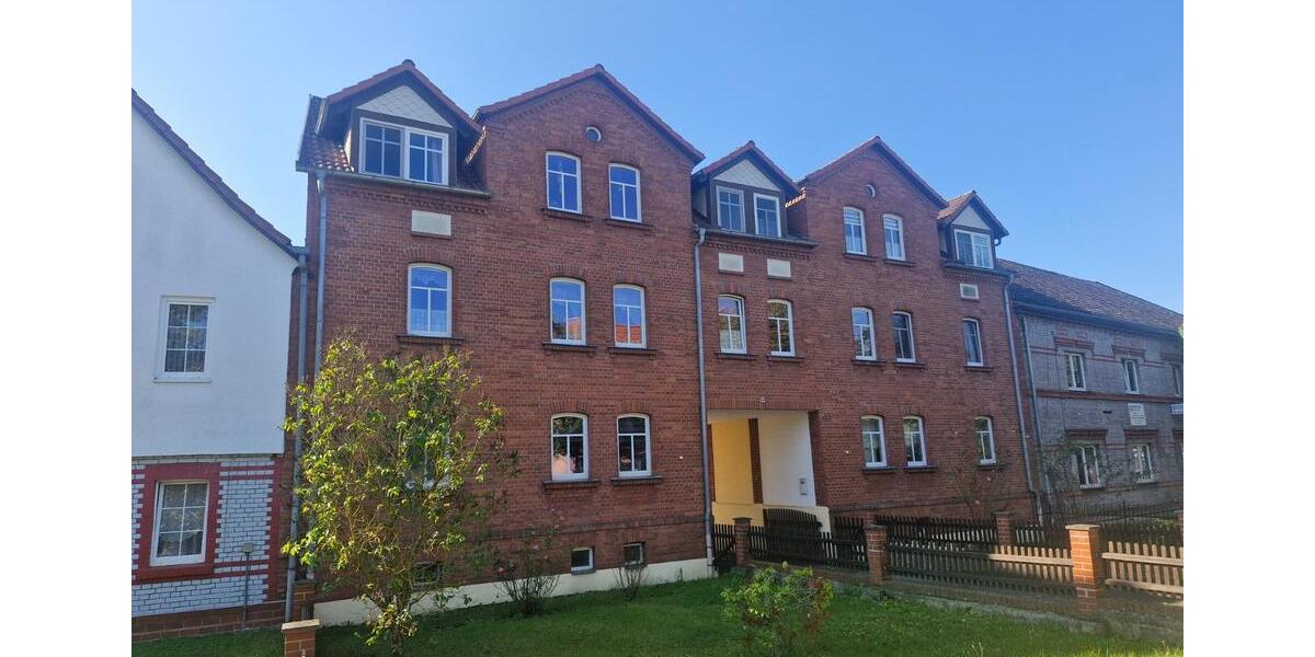 2 Raum Wohnung mit EBK, Carport und Gartennutzung in Unterwellenborn 2 zimmer