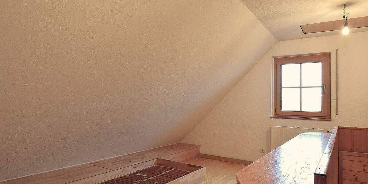 Mehrfamilienhaus, Wohnhaus Böbingen an der Rems Böbingen - 7 Zimmer, 224 m&sup2;, 600.000&euro; | Angebot:26418141