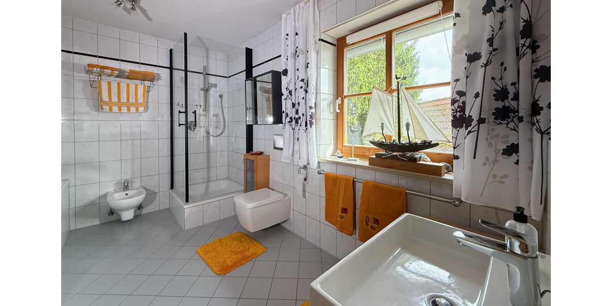 Einfamilienhaus Burghausen - 6 Zimmer, 200 m&sup2;, 899.000&euro; | Angebot:25195312