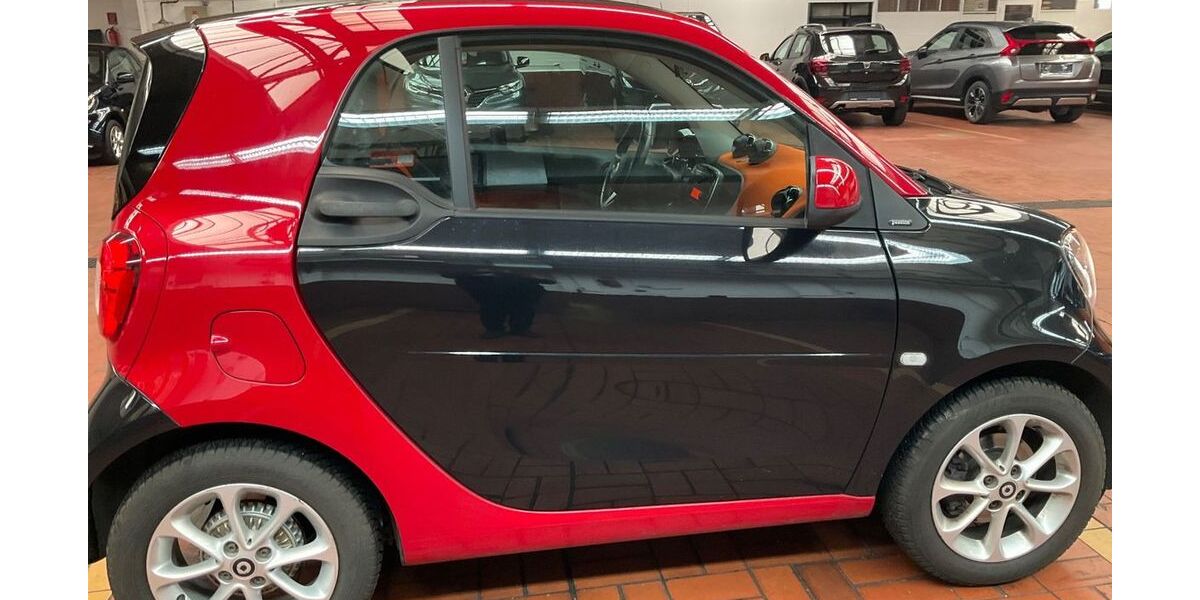 Smart ForTwo 28.491 km 12.000 &euro; Frankfurt am Main 60313