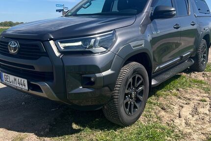 Toyota Hilux 68.000 km 39.999 &euro; Geldern 47608