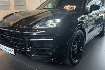 Porsche Cayenne 7.499 km 138.850 € Bielefeld 33609