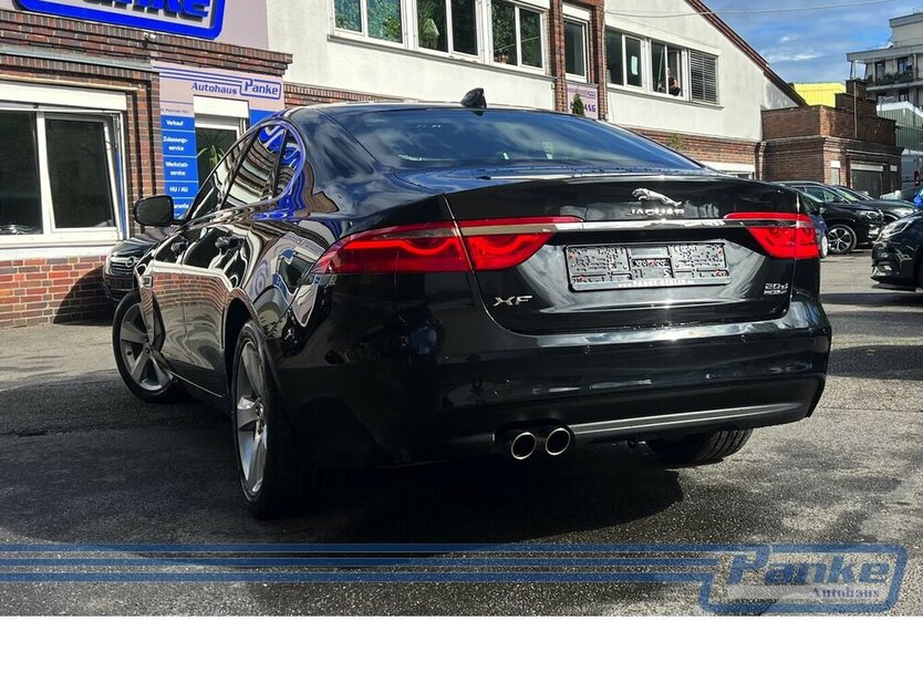 Jaguar XF R-Cam*Car-Play*Holz*AHK*Tempo*Leder* 91.387 km 17.480 € Berlin 13187