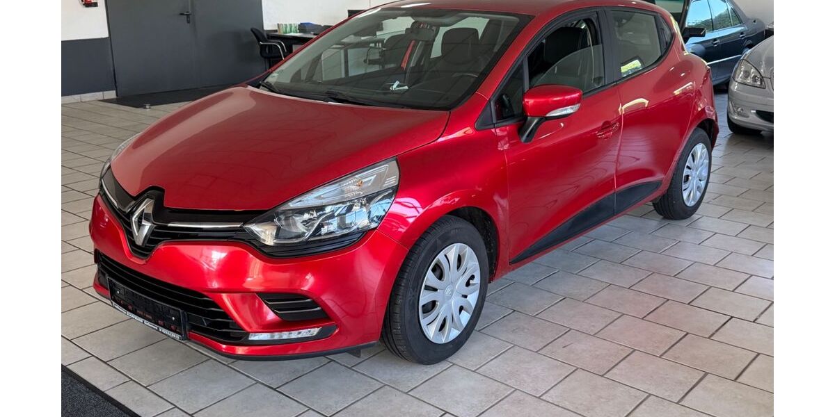 Renault Clio 99.000 km 6.999 &euro; Detmold 32756