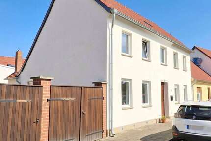 Haus Friesack - 9 Zimmer, 180 m&sup2;, 155.000&euro; | Angebot:25290563