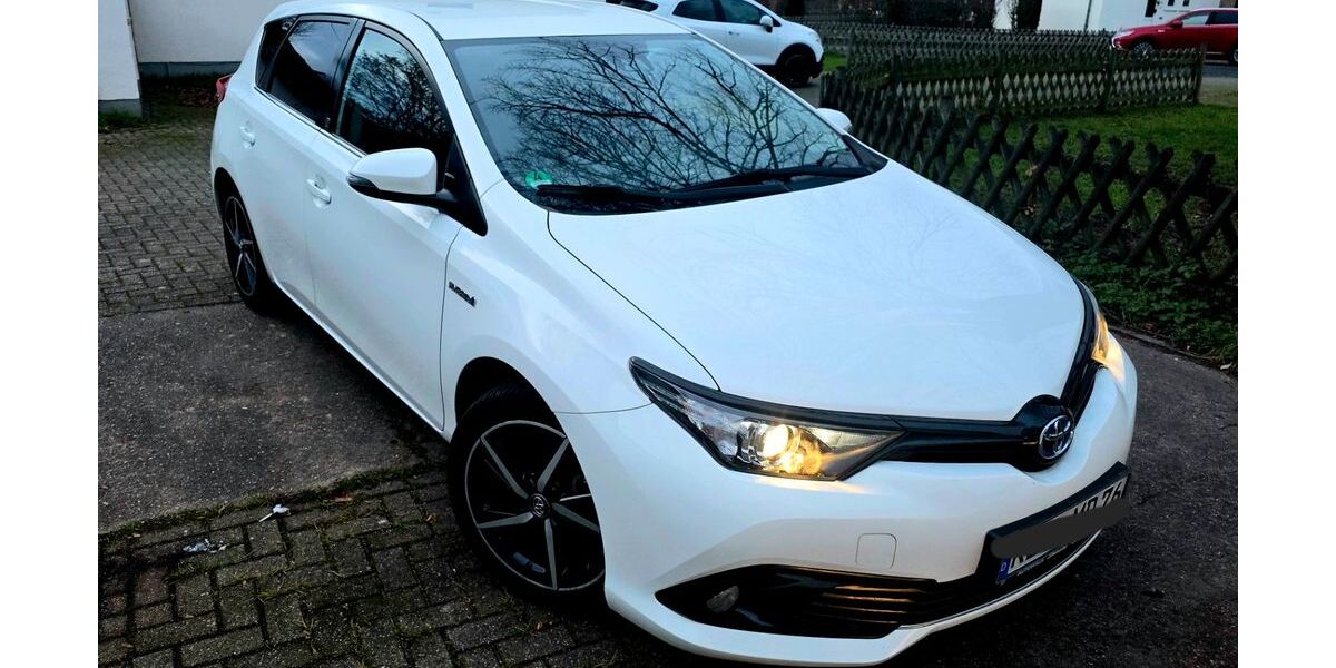 Toyota Auris 70.000 km 14.250 &euro; Goch 47574