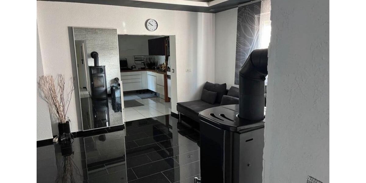 Bungalow Duisburg Hochheide - 3 Zimmer, 106 m&sup2;, 1.750&euro; | Angebot:25396682