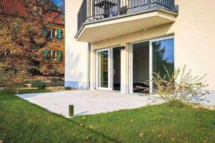 Osterangebot: Traumhafte Aussicht über Dresden - Stilvolle 4-Zimmer-Wohnung mit 3 Terrassen, großem Garten, Einbauküche und eigener Garage!
