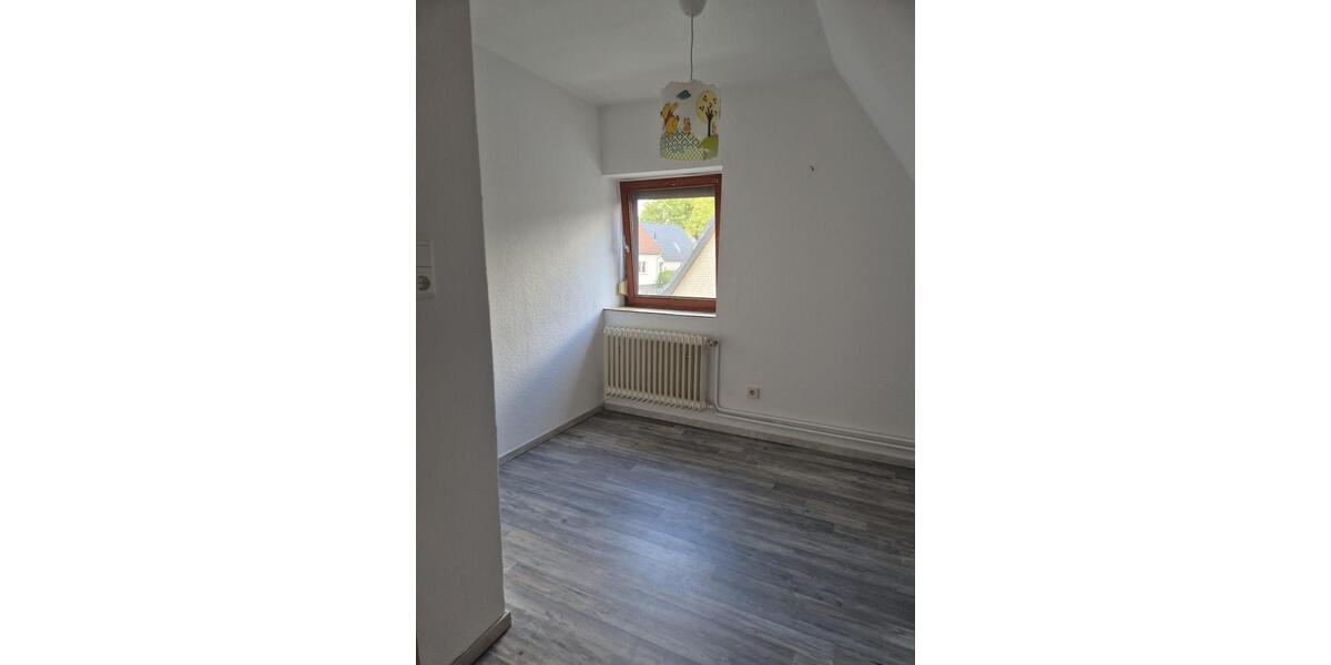 Dachgeschoßwohnung Ganderkesee - 5 Zimmer, 85 m&sup2;, 850&euro; | Angebot:26648691
