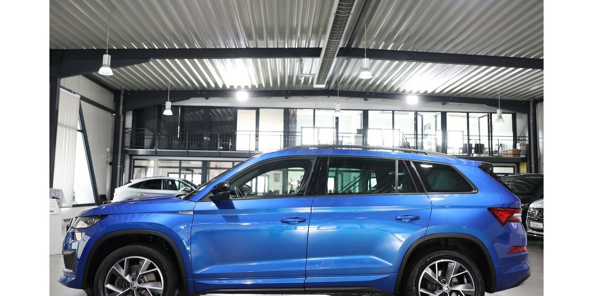Skoda Kodiaq 2.0 TDI DSG 4x4 SPORTLINE RACE-BLUE+BLACK 124.000 km 30.991 &euro; Hamm 59077