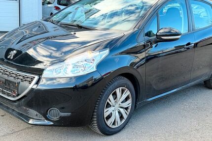 Peugeot 208 75.000 km 2.999 &euro; Calw 75365