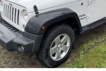 Jeep Wrangler 63.900 km 34.690 &euro; Hockenheim 68766