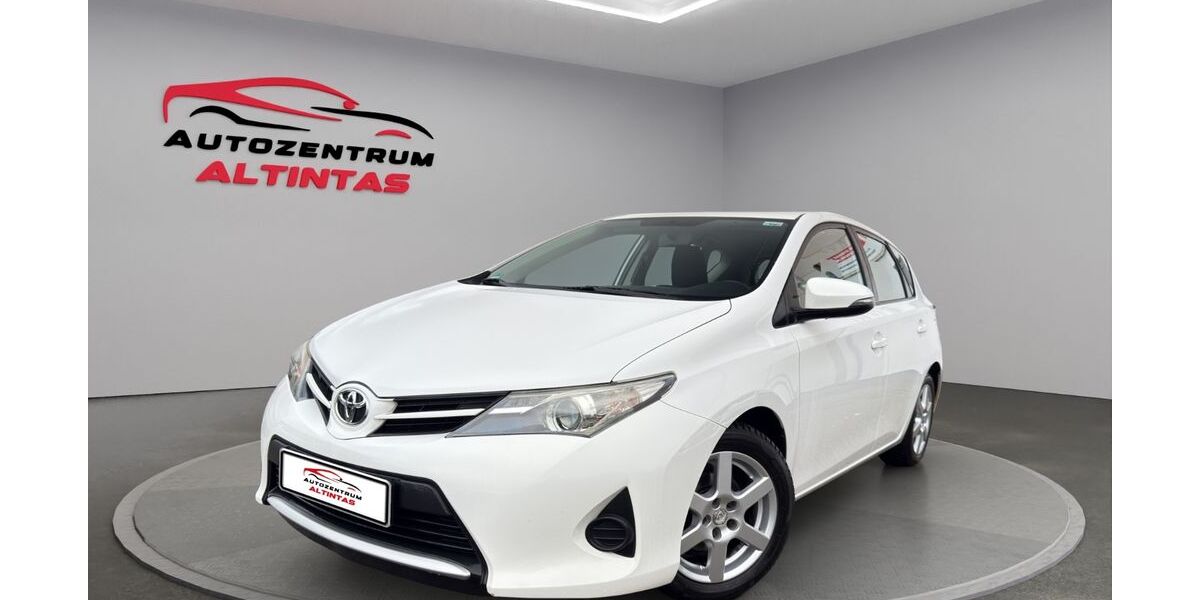 Toyota Auris 97.000 km 9.600 &euro; Holzgerlingen 71088