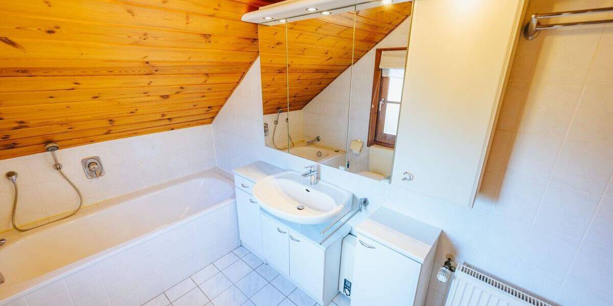 Mehrfamilienhaus, Wohnhaus Oerlinghausen Lipperreihe - 4 Zimmer, 146 m&sup2;, 420.000&euro; | Angebot:26787407