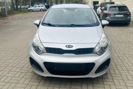 Kia Rio 93.000 km 4.499 &euro; Berlin 12349