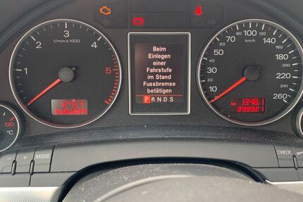 Audi A4 300.000 km 2.300 € Poing 85586