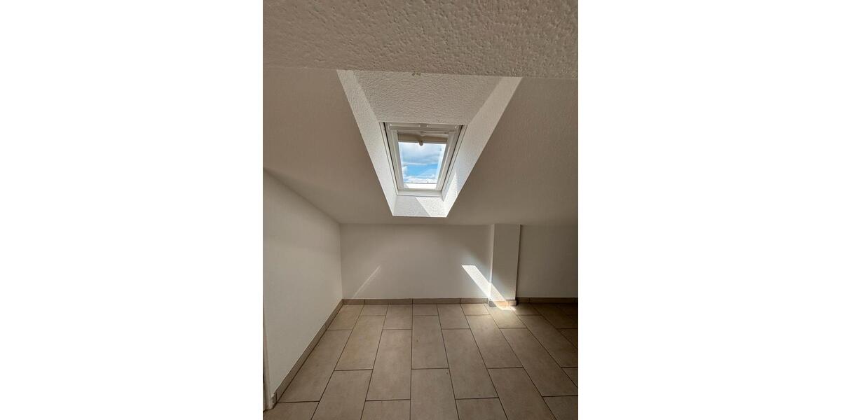 Dachgeschoßwohnung Freigericht - 2.5 Zimmer, 82 m&sup2;, 220.000&euro; | Angebot:26958582