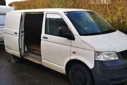 VW T5 Transporter 254.500 km 4.690 &euro; Burghausen 84489