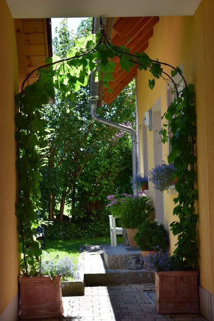 Haus zum Mieten in Bubenreuth 2.210 € 166 m² 6 zimmer