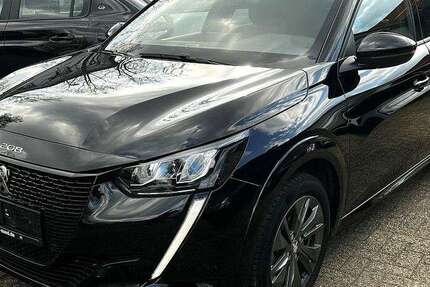 Peugeot 208 12.629 km 17.900 € Berlin 12487