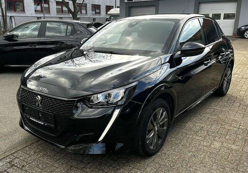 Peugeot 208 12.629 km 17.900 € Berlin 12487