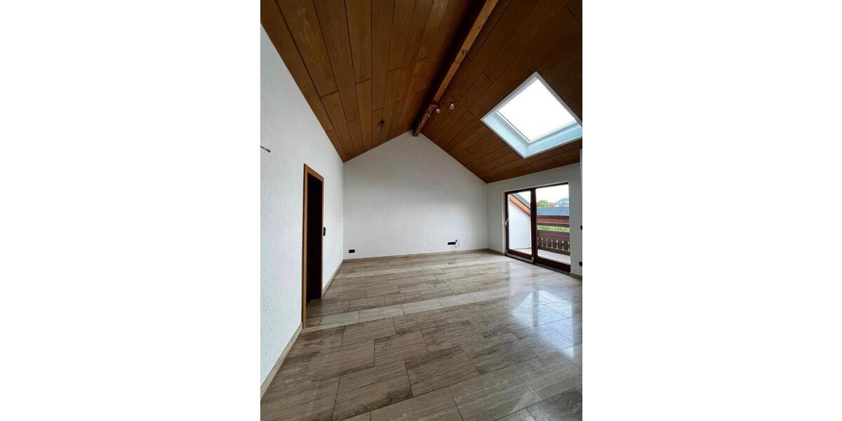 Dachgeschoßwohnung Reutlingen Reutlingen-Betzingen - 3.5 Zimmer, 90 m&sup2;, 950&euro; | Angebot:26646756