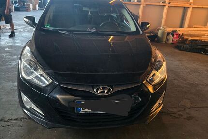 Hyundai i40 275.000 km 3.100 &euro; Gronau 48599