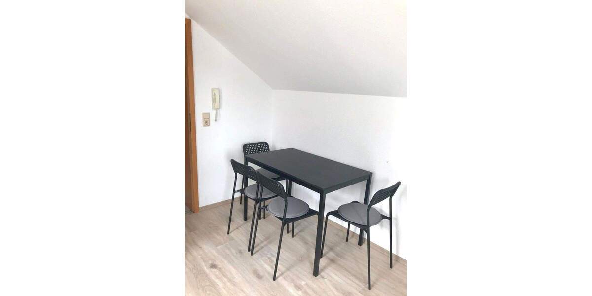 Renovierte & möblierte 1-Zimmer-Wohnung mit Einbauküche und Stellplatz in ruhiger Lage 1 zimmer
