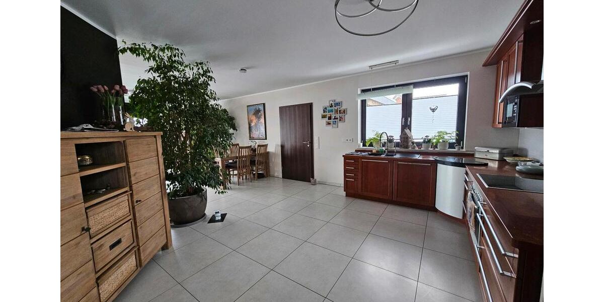 Einfamilienhaus Hüllhorst - 6 Zimmer, 193 m&sup2;, 570.000&euro; | Angebot:27141146