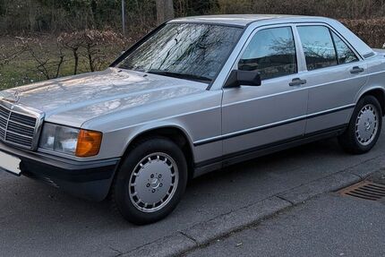 Mercedes-Benz 190 149.000 km 4.499 &euro; Wolfsburg 38446