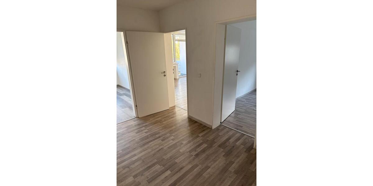 Hochparterre Bergneustadt - 2 Zimmer, 62 m&sup2;, 98.000&euro; | Angebot:26946323