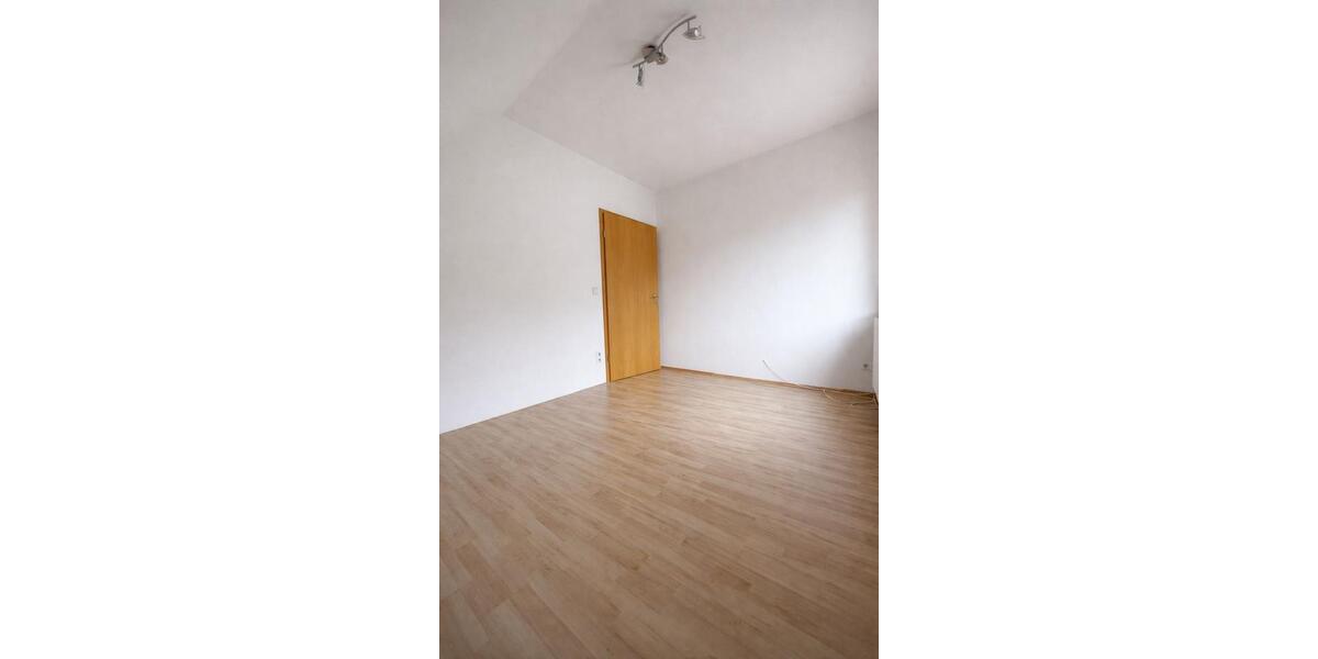 Dachgeschoßwohnung Drei Gleichen - 4 Zimmer, 111 m&sup2;, 1.000&euro; | Angebot:26006872