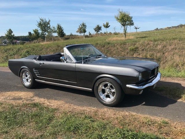 Ford Mustang 4.500 km 75.000 &euro; Runkel 65594