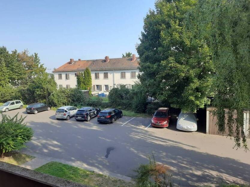 Frisch renovierte 1-Zimmer-Wohnung mit Balkon und Stellplatz - bezugsfertig