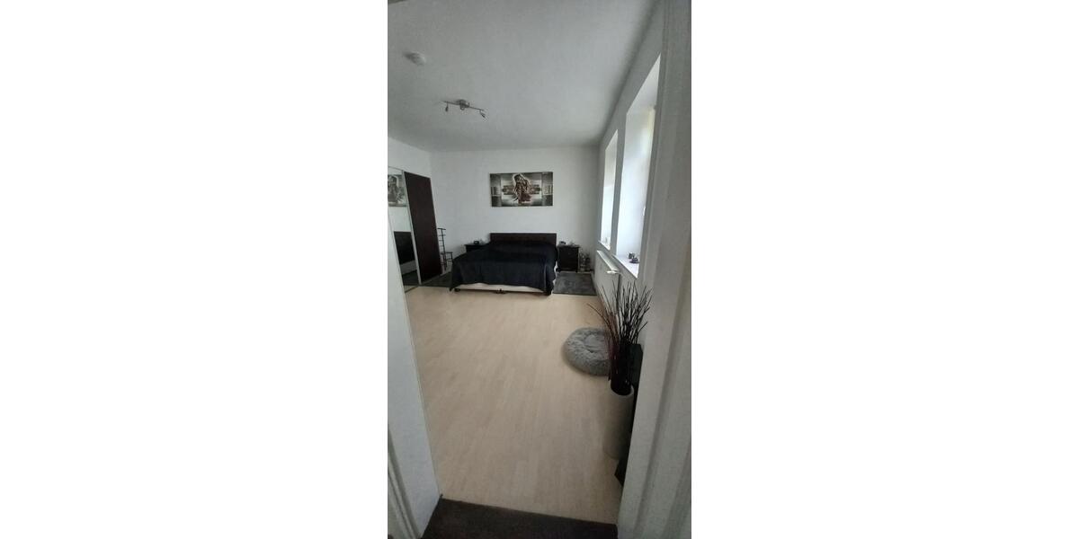 Etagenwohnung Rühen - 3 Zimmer, 80 m&sup2;, 600&euro; | Angebot:25418764