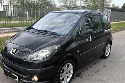 Peugeot 1007 146.000 km 2.490 &euro; Hamburg 22045