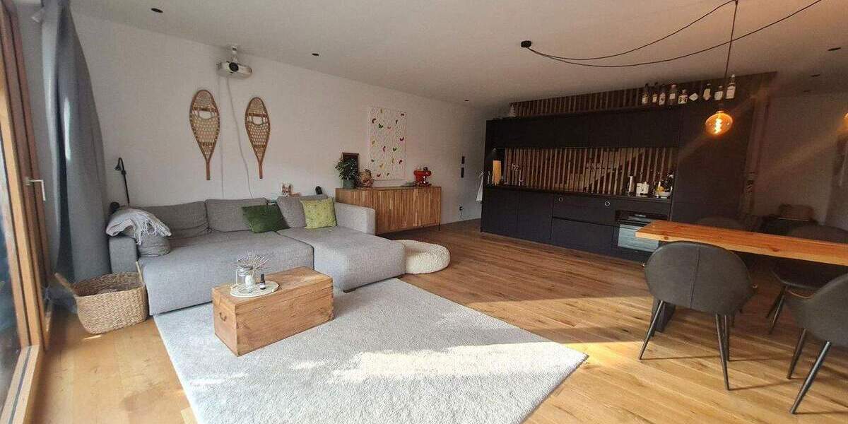 Reihenmittelhaus Branneburg Brannenburg - 4 Zimmer, 150 m&sup2;, 2.500&euro; | Angebot:25756972