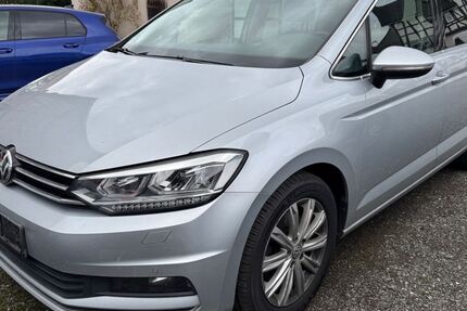 VW Touran 242.187 km 15.999 € Möhnesee-Körbecke 59519