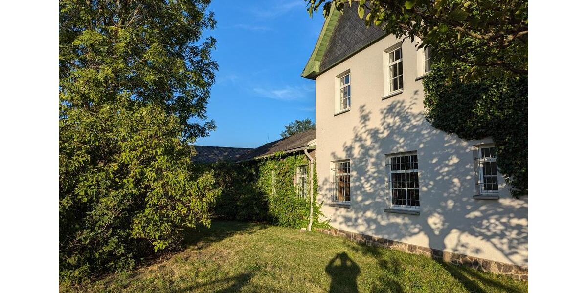 Einfamilienhaus Gröditz - 8 Zimmer, 419 m&sup2;, 160.000&euro; | Angebot:17486069