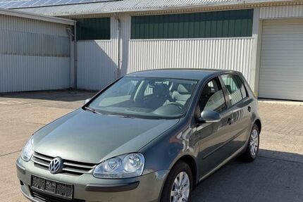VW Golf 158.000 km 2.650 &euro; parchim 19370